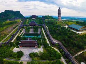 Kinh-nghiem-du-lich-chua-bai-dinh-ninh-binh-4