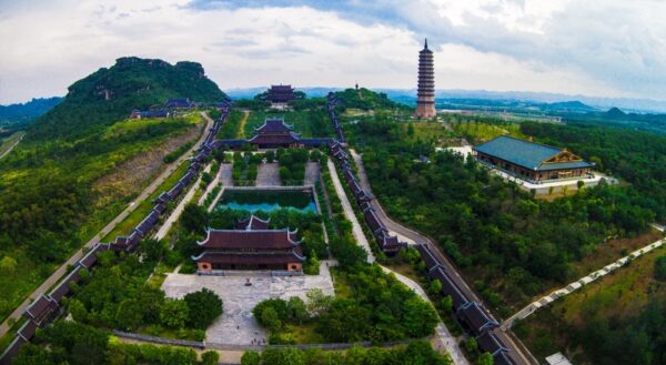 Kinh-nghiem-du-lich-chua-bai-dinh-ninh-binh-4