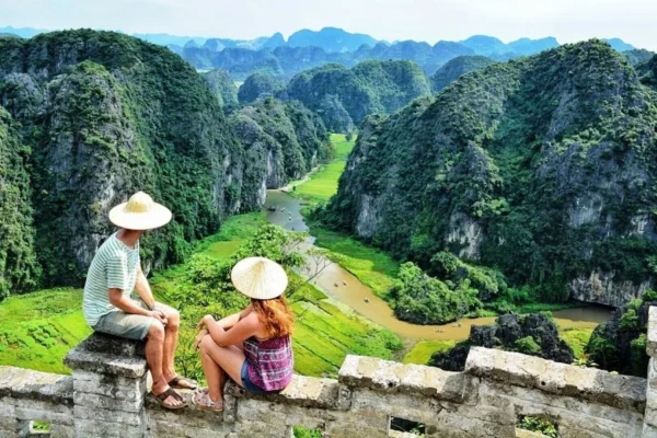 Things-to-do-in-ninh-binh-culturephamtravel-1