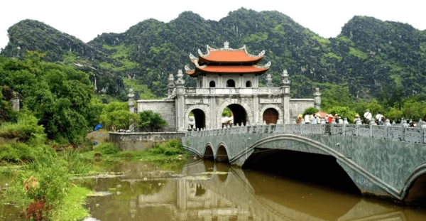 Things-to-do-in-ninh-binh-culturephamtravel-6