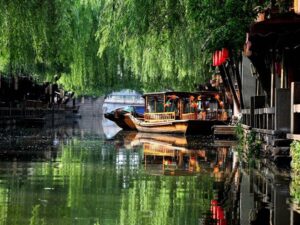 Hinh-anh-kham-pha-thuong-hai-to-chau-hang-chau-boc-vien-co-tran-bay-vietnam-airlines_1